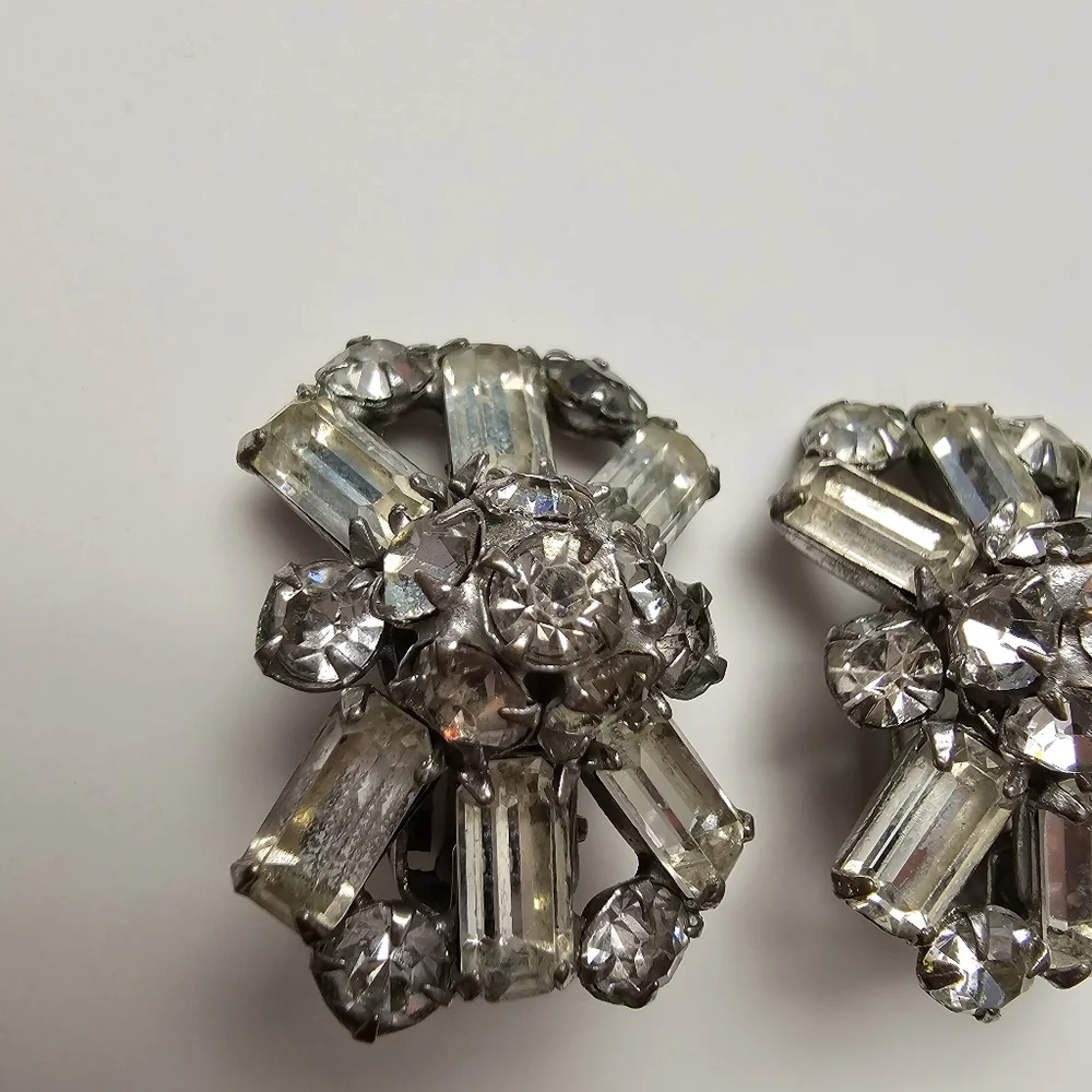 Vintage 1950s Rhinestone Baguette Cluster Clip-On Earrings - Mid-Century Glamour